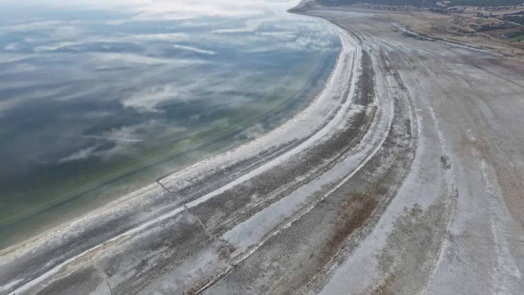 Hızla Kuruyan Burdur Gölü’nün Gözyaşları Gün Yüzüne Çıktı! 7
